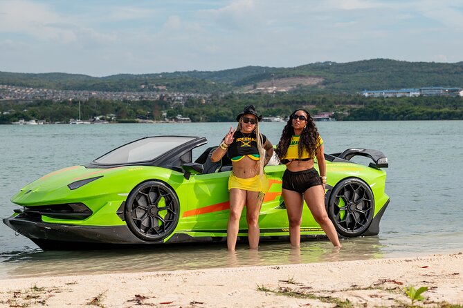35 Minutes Clear Kayak Photoshoot in Montego Bay - Who will enjoy this most