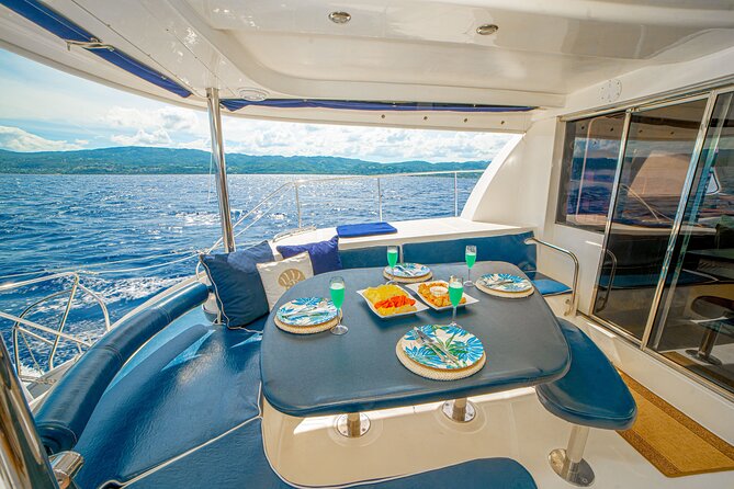 4hr Private Luxury Yacht with Snorkeling, DJ, Bar, Food - A DJ, bartender, and plenty of room to relax