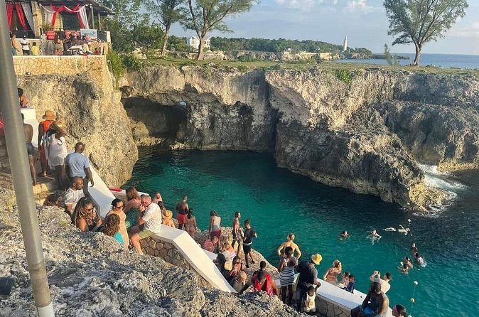 7 Mile Beach and Rick's Cafe in Negril from Montego Bay Private Tour - What the private format is worth at $120