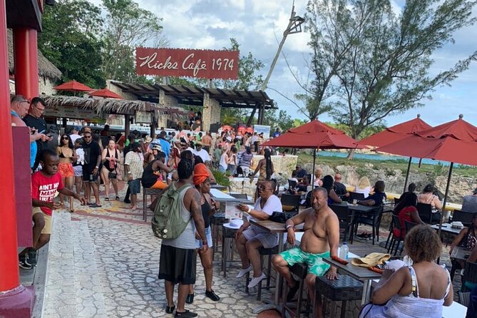 7 Mile Beach and Rick's Cafe in Negril from Montego Bay Private Tour - Rick’s Cafe and the West End cliffs