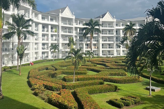 A "Private" Airport Transfer to any Resort in Ocho Rios - Safety, comfort, and the pace of the journey