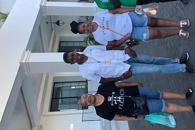 Airport MBJ Round Trip Transfers, to Montego Bay Airbnb & Resorts - A Calm Start at Sangster International Airport