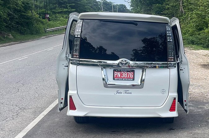 Airport Pickup, Dropoff to any Resort or Airbnb in Montego Bay - The Ride to Your Resort or Airbnb