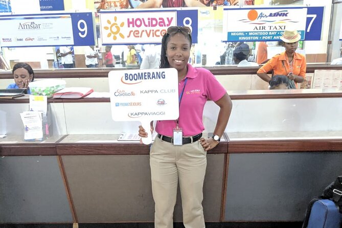 Airport Shuttle from Montego Bay (MBJ) to Hotel - Finding Desk 8 after customs