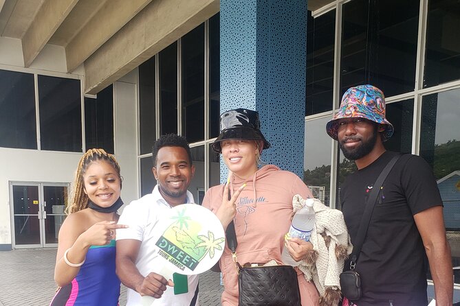Airport Transfer Montego Bay: Riu Montego / Reggae / Palace - Finding your driver at Sangster International Airport