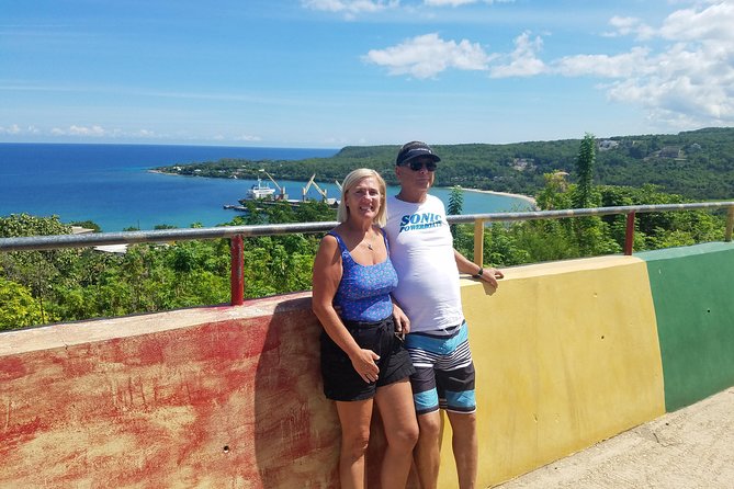 Airport Transfers to Runaway Bay Hotels (MBJ) - From MBJ arrivals to your Runaway Bay hotel