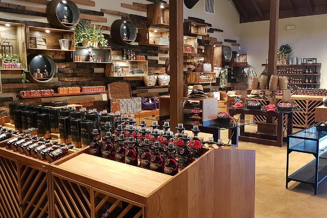 Appleton Estate Rum Tour and Tasting from Runaway Bay - The bottle-pouring moment and buying rum in Jamaica
