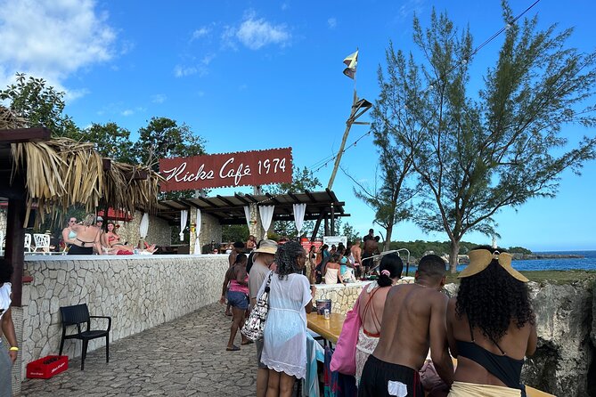 Bamboo Rafting and Rick Cafe Negril Private Tour - Five hours at Rick’s Cafe