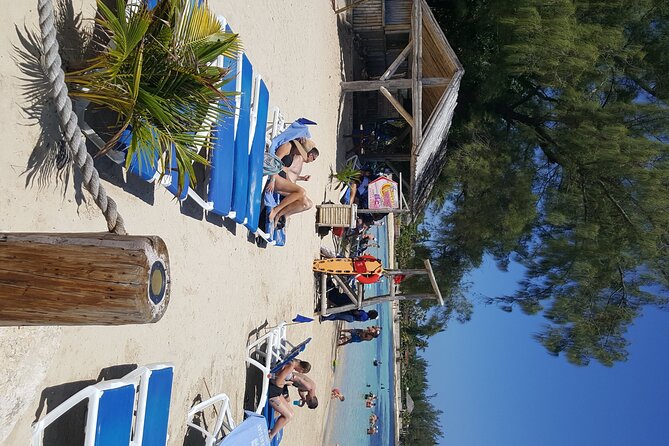 Beach please / Beach day in Ocho Rios Jamaica - The local feel, without giving up convenience