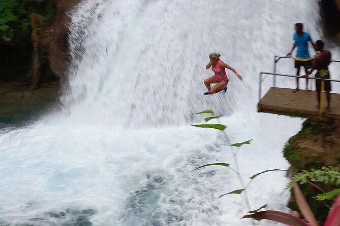 Blue Hole Adventure Ocho Rios. - The final pool and Tarzan rope swing