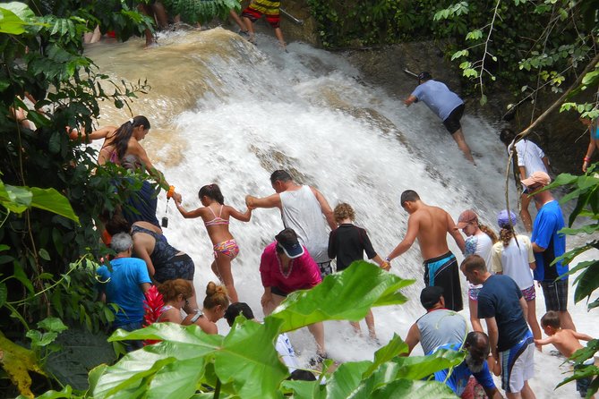 Blue Hole and Dunn's River Falls from Montego Bay - Two Jamaican waterfalls, two very different moods