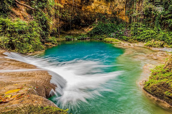 Blue Hole and Dunn's River Falls from Ocho Rios - Weather, communication, and the main booking risk