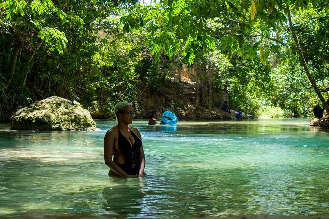Blue Hole and Dunn’s River Falls Tour with Lunch and Cocktails at Reggae Hill - Dunn’s River Falls: the famous climb