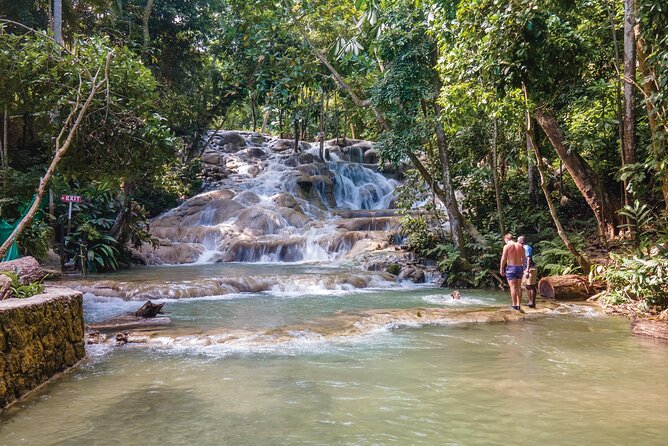 Blue Hole and Dunn's River Tour (Entrance Fees Not Included) - Two sides of Ocho Rios in one outing
