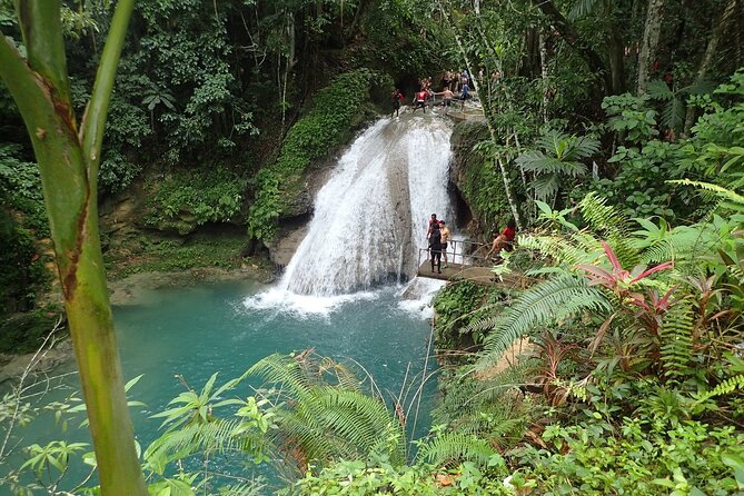 Blue Hole and River Tubing Combo Tour from Ocho Rios - The local lunch option