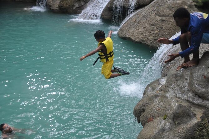 Blue Hole and Shopping in Ochi Rios - Blue Hole Makes This More Than a Waterfall Photo Stop