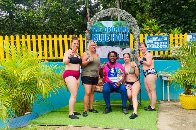 Blue Hole and Shopping in Ochi Rios - What the Service Adds to the Day