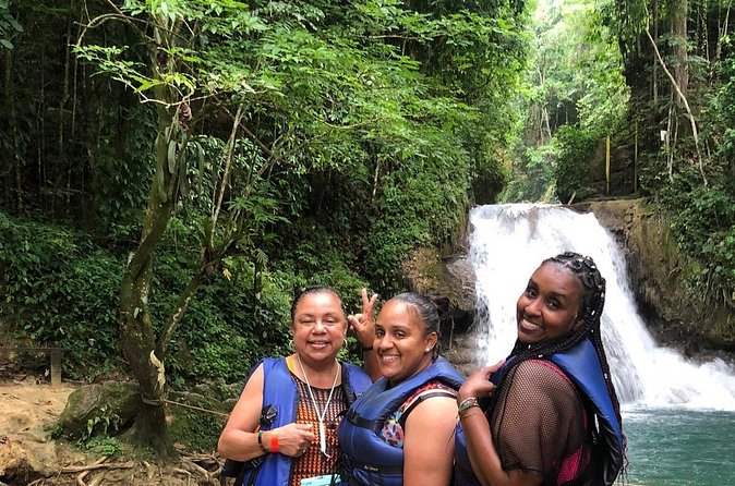 Blue Hole and Souvenir Shopping Ocho Rios (Transportation Only) - How long you should allow