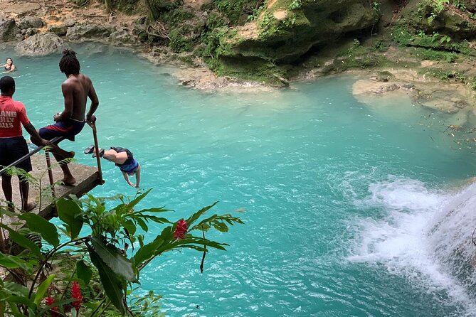 Blue Hole & Dunn's River Falls with Lunch from Negril - Key points to know before booking