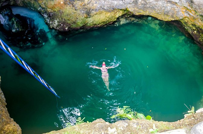 Blue Hole Mineral Spring, Ricks Cafe, 7 Mile Beach and Shopping Private Tour - Why the private driver changes the day
