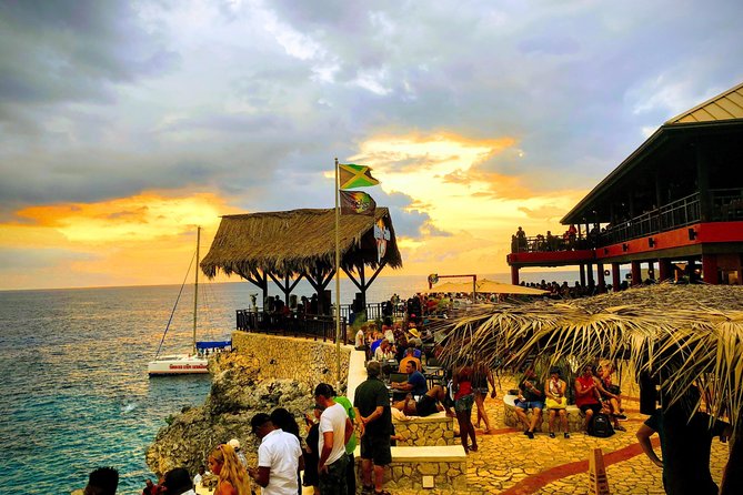 Blue Hole Mineral Spring, Ricks Cafe, 7 Mile Beach and Shopping Private Tour - Two hours along Seven Mile Beach