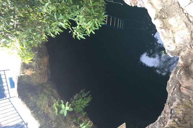 Blue Hole Mineral Springs, Rick's Café, and Shopping Combo Tour - Small details that make a difference