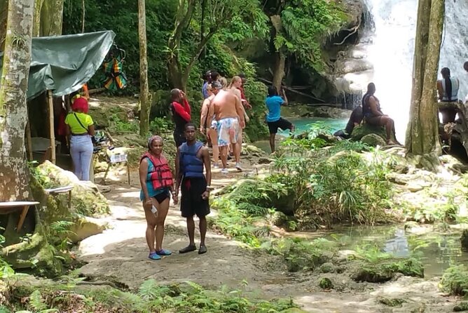 Blue Hole/Secert falls and Dunns River Combo Tour - How to prepare for a wet, active day