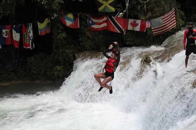 Blue Hole / Secret Falls Private Tour including Entry Fee - Private transport makes a big difference