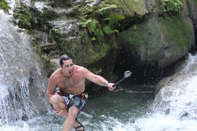 Blue Hole waterfalls from Runaway bay - Timing your day around a 4-hour-40-minute outing