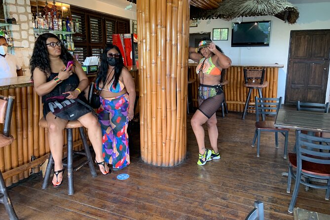 Bob Marley 9 Miles Tour and Dunns River Falls - Fern Gully adds ten minutes of roadside scenery