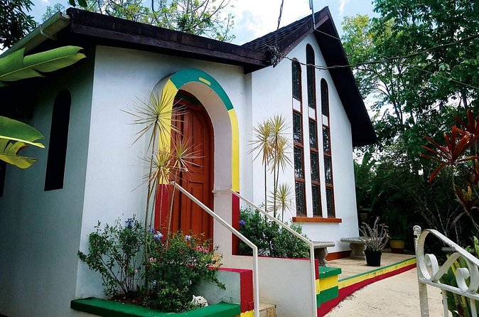Bob Marley Nine Miles, sightseeing and local food and fruit stop - Rastafarian stories, songs, and cultural context