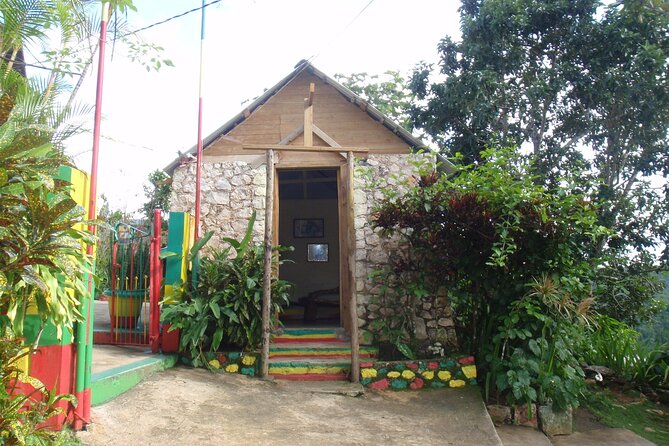 Bob Marley Nine Miles, sightseeing and local food and fruit stop - Entering Bob Marley’s childhood home