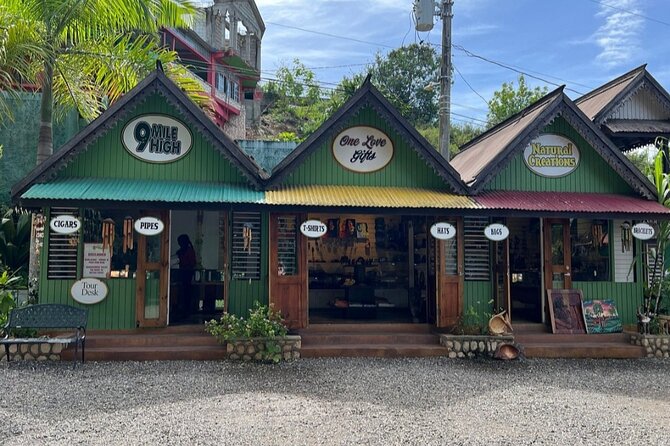Bob Marley's Nine Mile Tour with Admission from Montego Bay - What the private vehicle adds