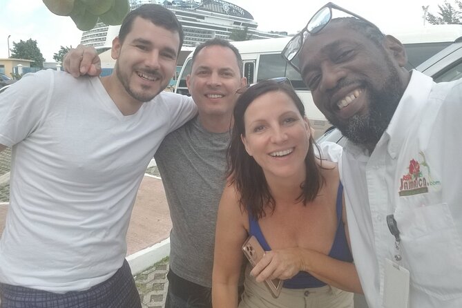 Chuck Norris Secret Falls and Dunn's River Falls - What the guides can add to the day