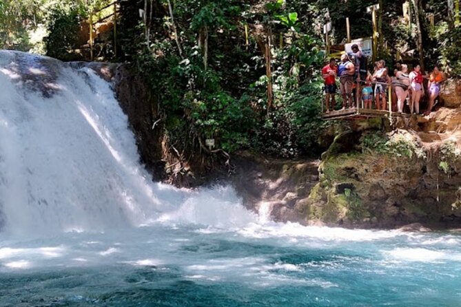 Cool Blue Hole from Ocho Rios - The local guide adds more than directions