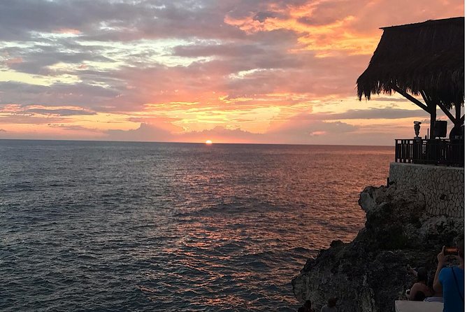 Day Tour Negril Beach & Ricks Cafe - Why the private driver matters
