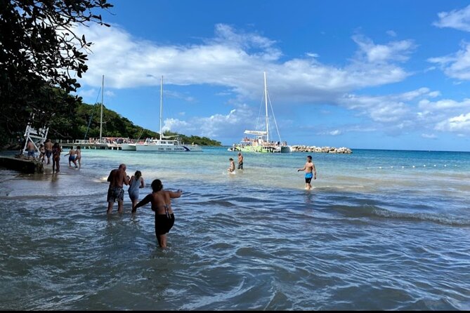 Dunn's River Fall's - Discovery Bay provides a useful ten-minute reset