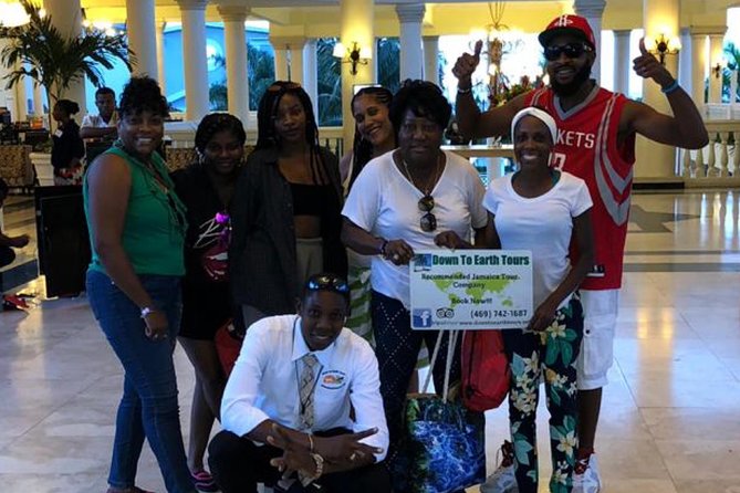 Dunn's River Falls and Jamaica Sightseeing Private Tour - How the guides affect the day