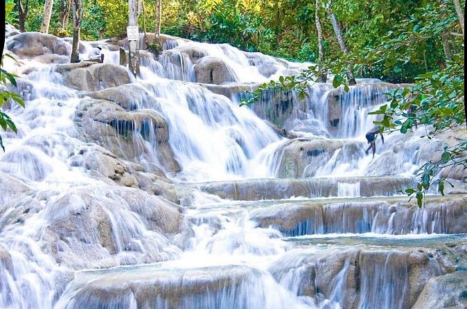 Dunn's River Falls and Park Tour with Zip Line from Montego Bay - How to make the most of three hours