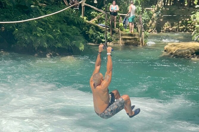 Dunn's River Park & Blue Hole Waterfall Combo from Montego Bay - Why the private vehicle matters