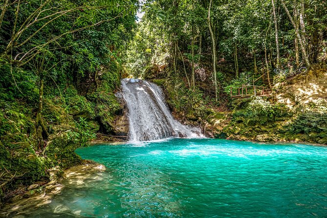 Dunns River Falls and Blue Hole Ocho Rios - The day at a glance