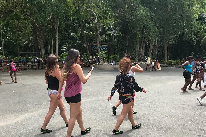 Dunns River Tour - The ride from Montego Bay to Dunn’s River Falls