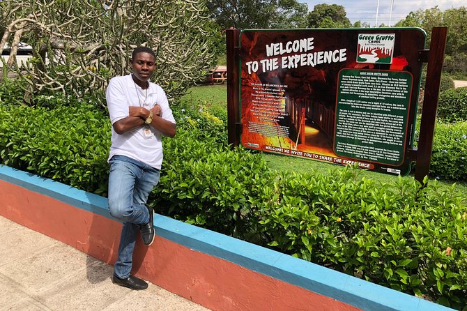 Explore Montego Bay Jamaica Private Tour to Green Gratto Cave - Queen’s Monument adds a short historical pause