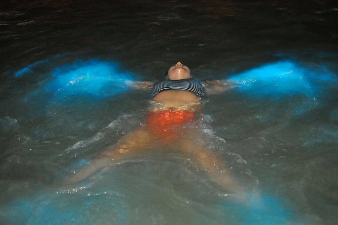 Explore Montego Bay to Luminous LagoonGlistening Water Night Tour - The blue flash at Luminous Lagoon
