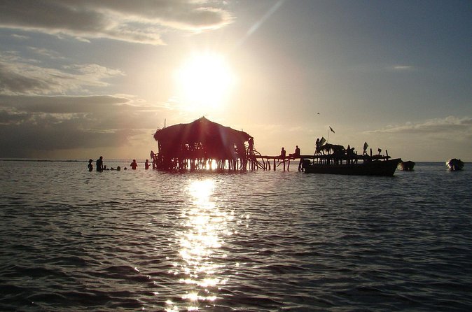Floyd's Pelican Bar [Private Transportation] - The private vehicle makes the long transfer easier
