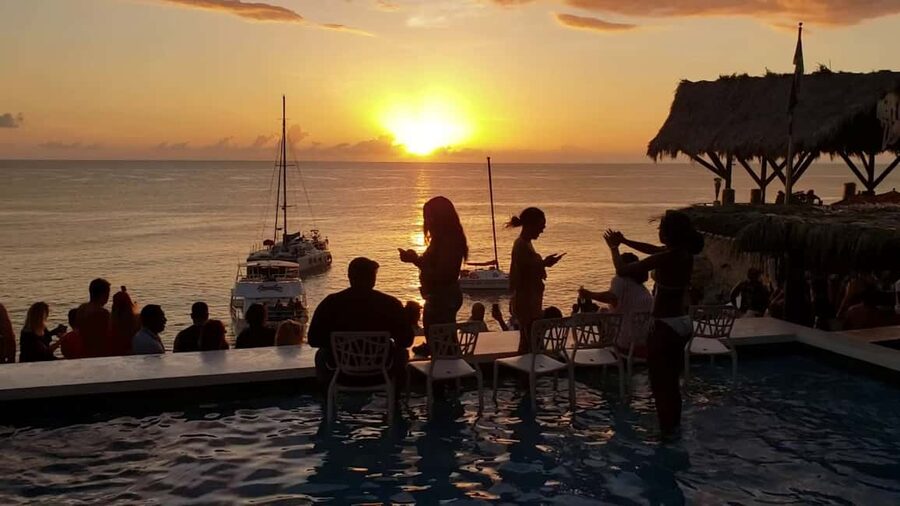 From Montego Bay: Negril Beach & Rick's Cafe Sunset Day Trip - The guides make the difference