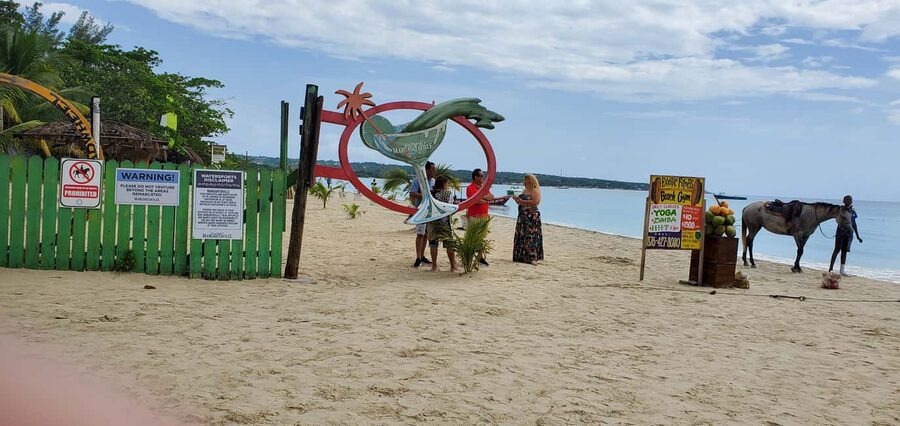 From Montego Bay: Negril Beach & Rick's Cafe Sunset Day Trip - What the $126 price really covers