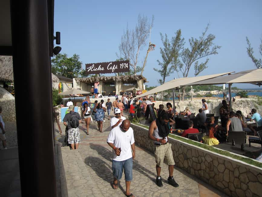 From Montego Bay: Negril Day Trip and Rick's Café Sunset - From Montego Bay to Negril, a scenic change of pace
