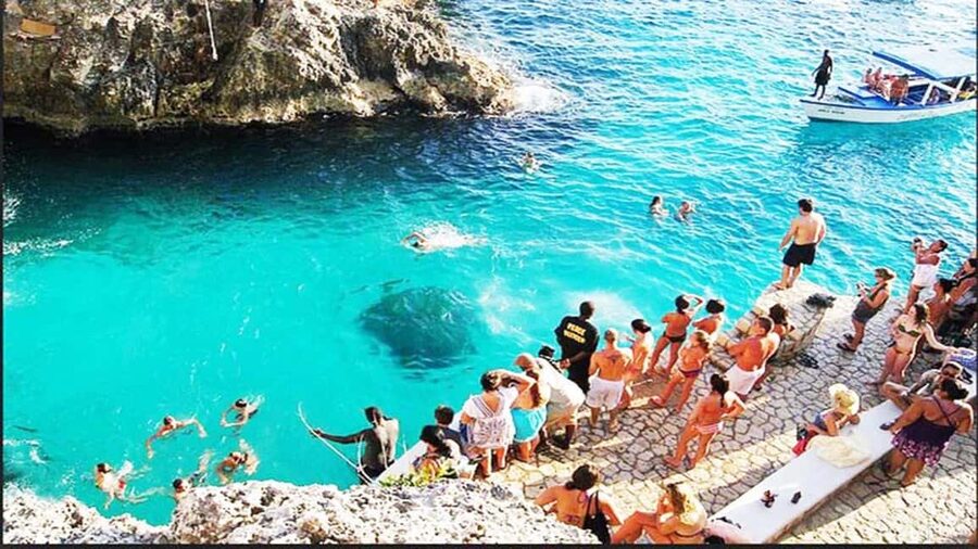 From Montego Bay: Negril Day Trip and Rick's Café Sunset - Rick’s Café and the West End cliffs