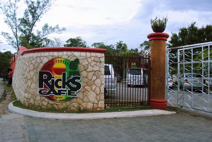 From Negril/Palladium: Negril Beach and Ricks Cafe Tour - Rick’s Cafe and the famous cliffside show